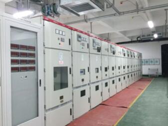 安徽得潤電氣技術(shù)有限公司是一家專注電氣工程咨詢、設(shè)計(jì)、制造、安裝調(diào)試一站式服務(wù)的高新技術(shù)企業(yè)。對在各種場合如何選擇高低壓電器以及開關(guān)柜有著豐富的理論知識和工作經(jīng)驗(yàn)，生產(chǎn)的不同電壓等級的高壓開關(guān)柜、高壓無功補(bǔ)償裝置適合多種工業(yè)、民建等場合。 全國統(tǒng)一客服熱線：400-0551-777